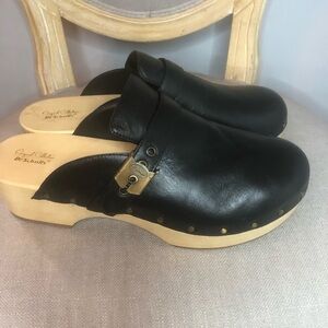 NWOT Dr. Scholl's Black Slip-On Leather Clog with Wood Insole